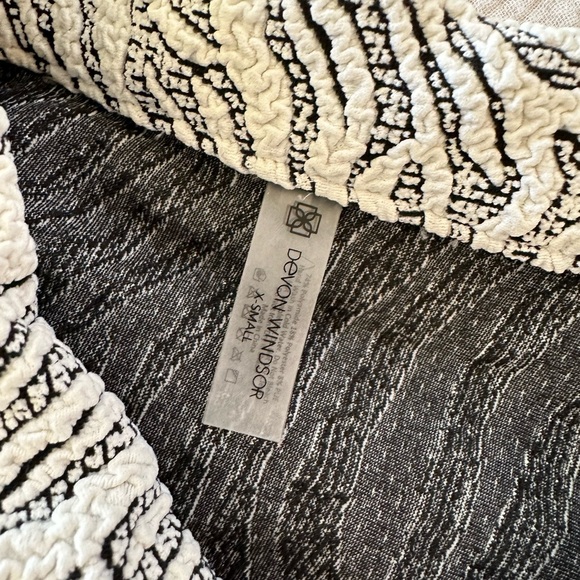 Devon Windsor Zebra print set size XS - Picture 3 of 3